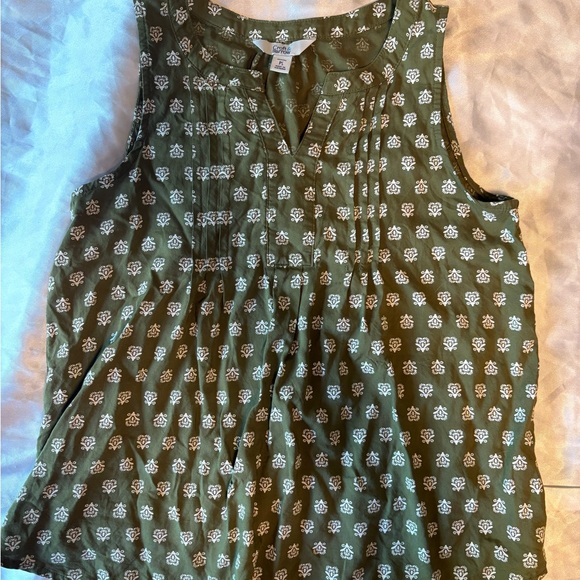 Croft & Barrow Blue and White Sleeveless Tie Front Blouse - Picture 1 of 3